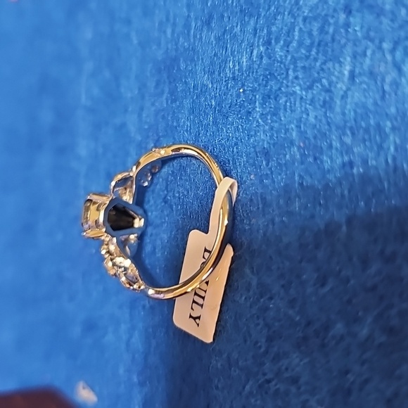 RING - Picture 3 of 3